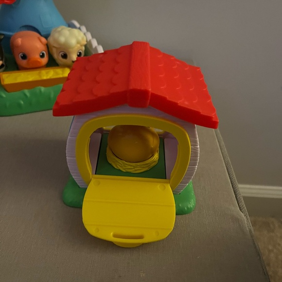 Cocomelon Farm Playset - Picture 4 of 5